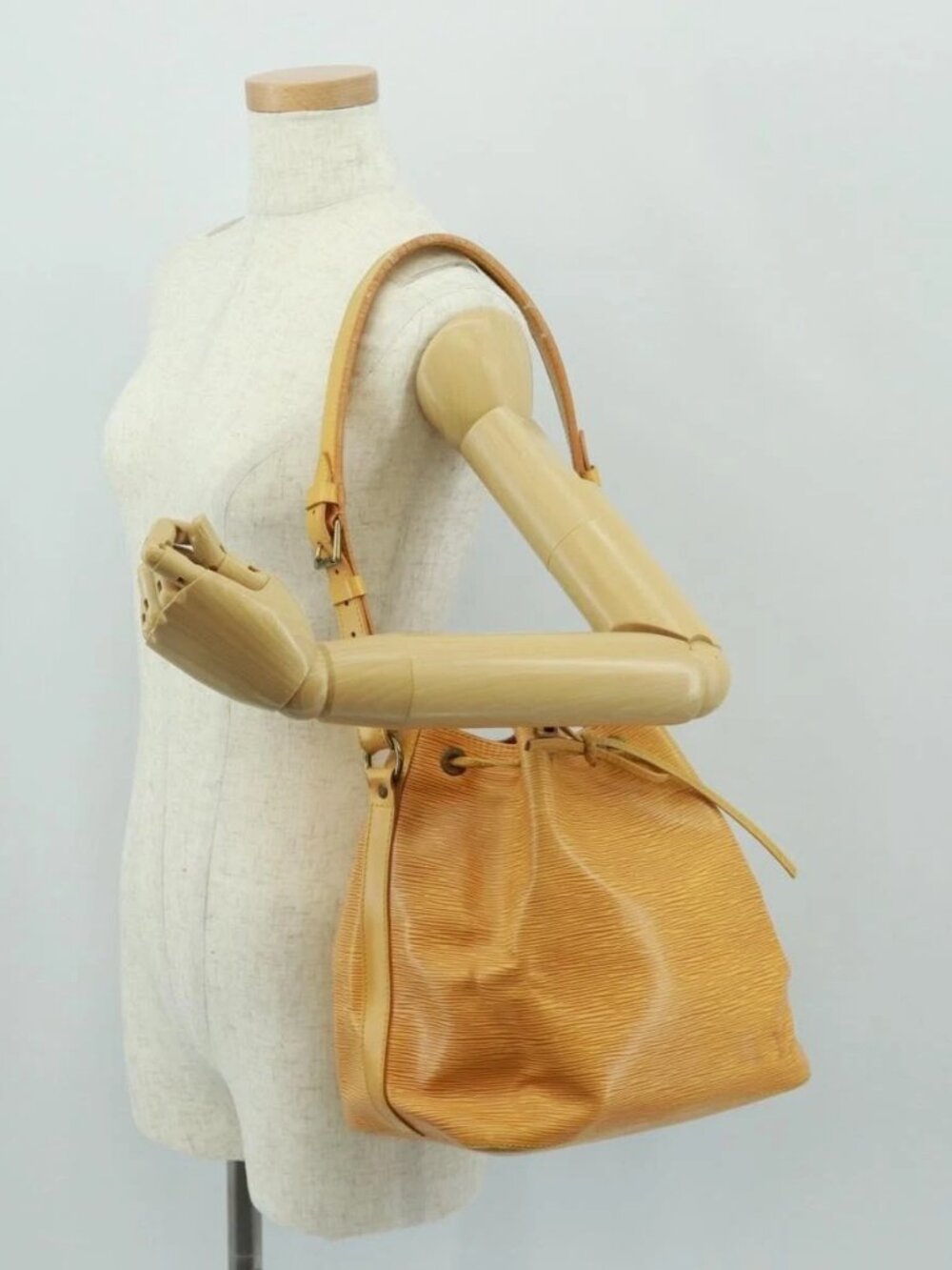 LOUIS VUITTON Epi Petit Noe Shoulder Bag Yellow M44109 LV Auth BA9123
